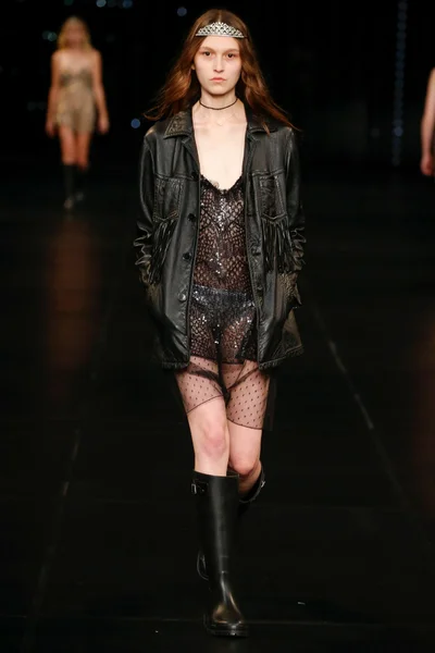 Look 43